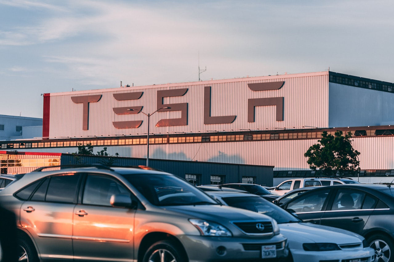 “Who is Tesla to You?” Supply chain failure and exit planning